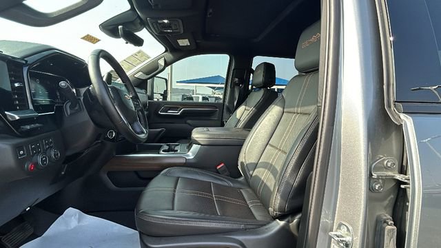 Used 2025 Chevrolet Silverado 3500 High Country w/ High Country Premium Package image 17