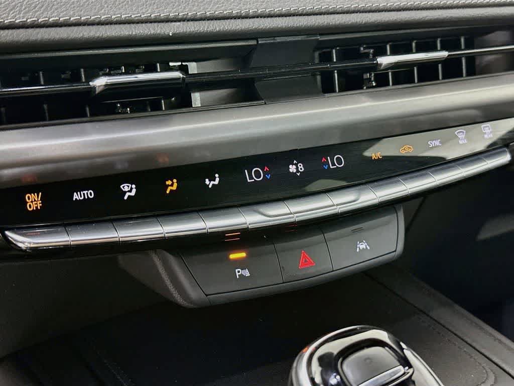 Used 2025 Cadillac XT4 Premium Luxury FWD image 18