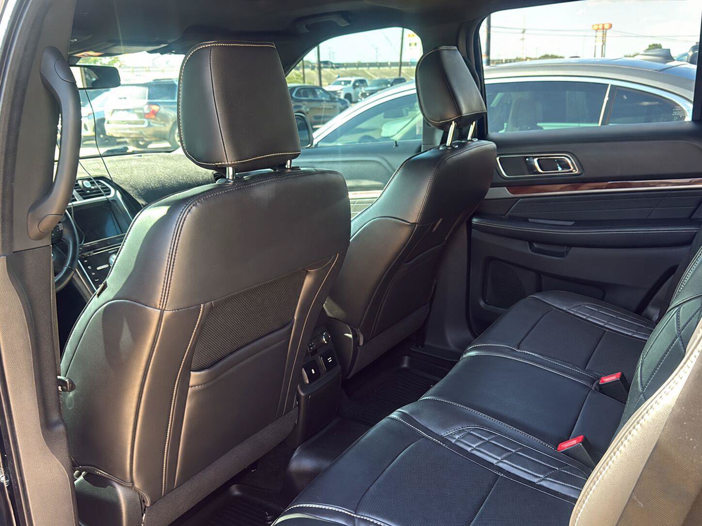 Certified 2018 Ford Explorer Platinum AWD/4WD image 31