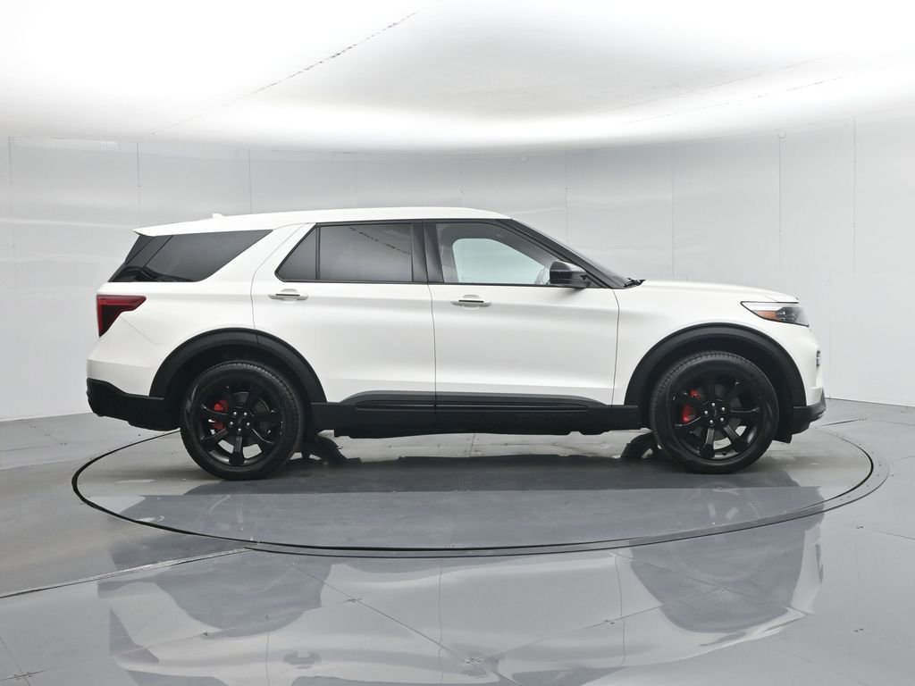 Certified 2022 Ford Explorer ST w/ ST Street Pack image 8