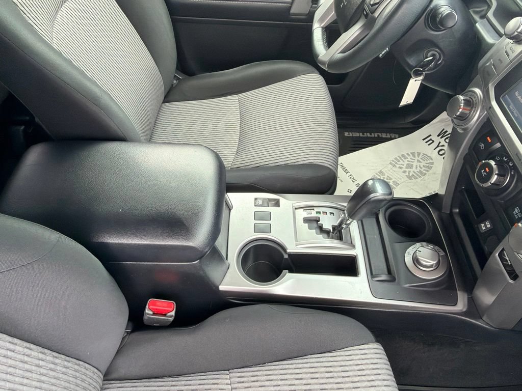Used 2018 Toyota 4Runner SR5 AWD/4WD image 40