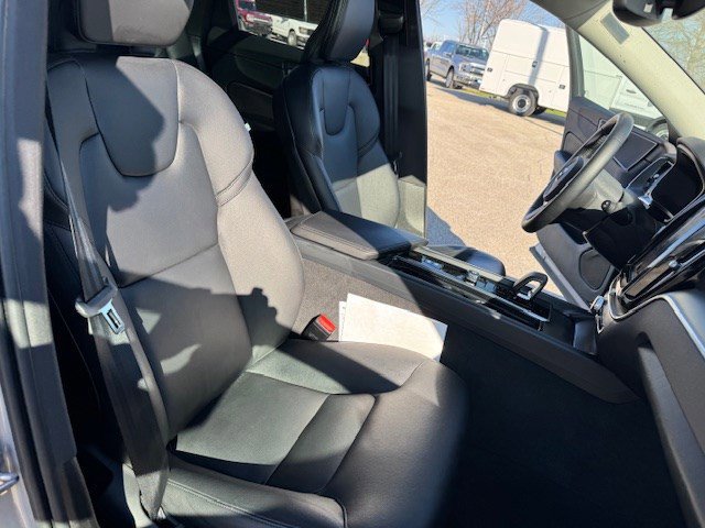 Used 2024 Volvo XC60 B5 Core image 35
