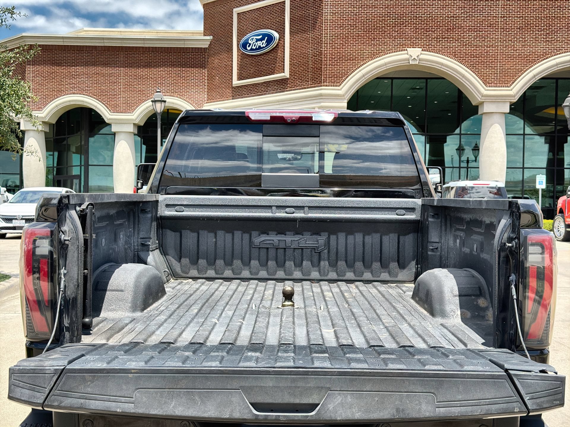 Used 2024 GMC Sierra 3500 AT4 w/ AT4 Premium Plus Package AWD/4WD image 23