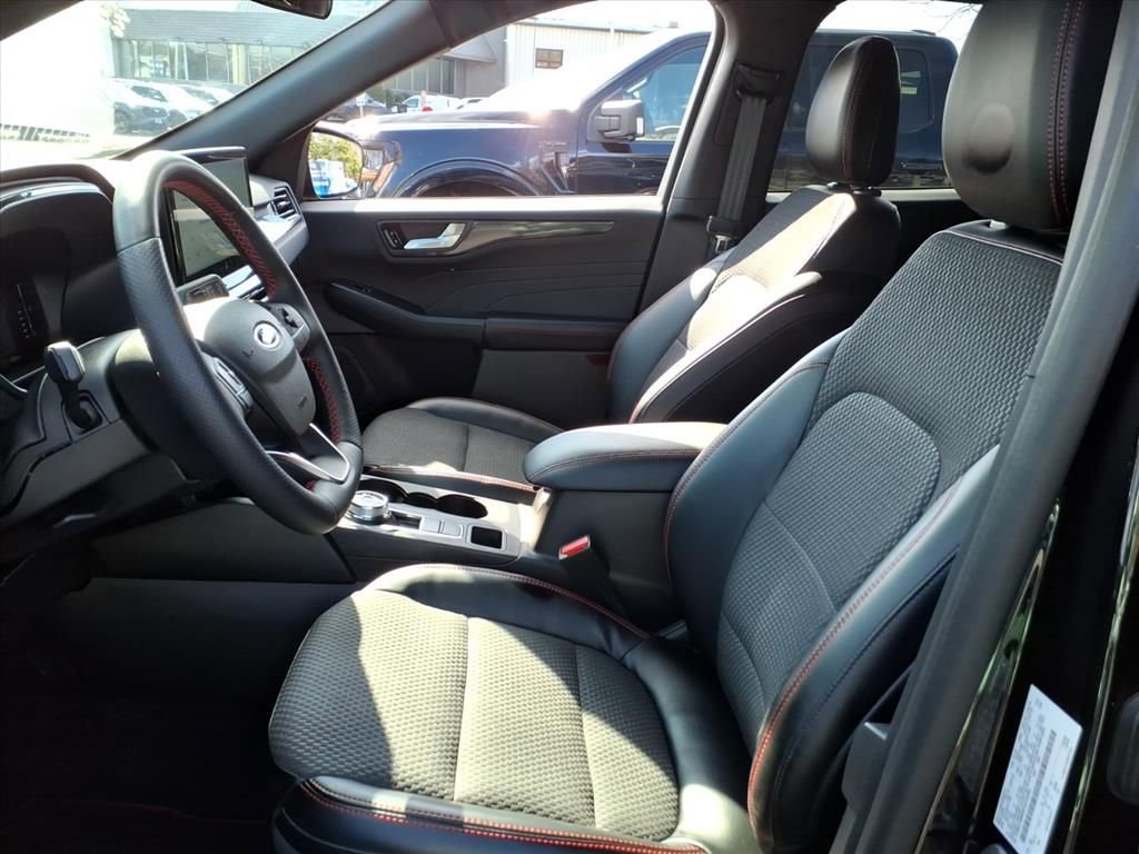 Certified 2023 Ford Escape ST-Line w/ Tech Pack #1 image 18