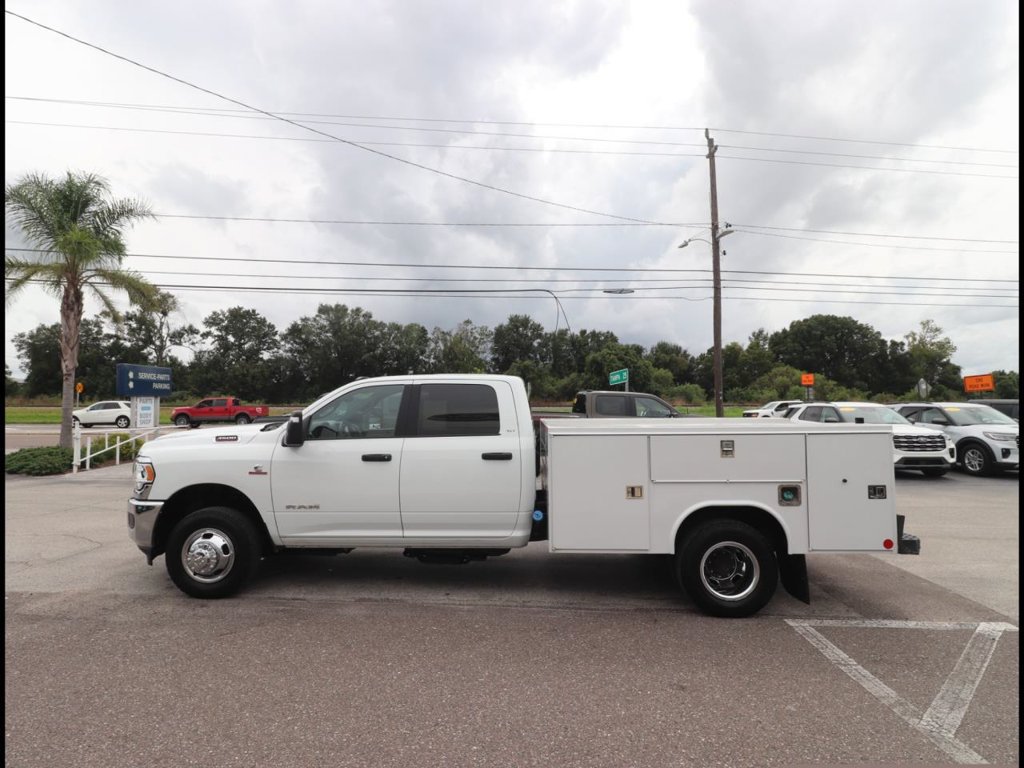 Used 2024 RAM 3500 SLT w/ Quick Order Package 2YG SLT AWD/4WD image 9