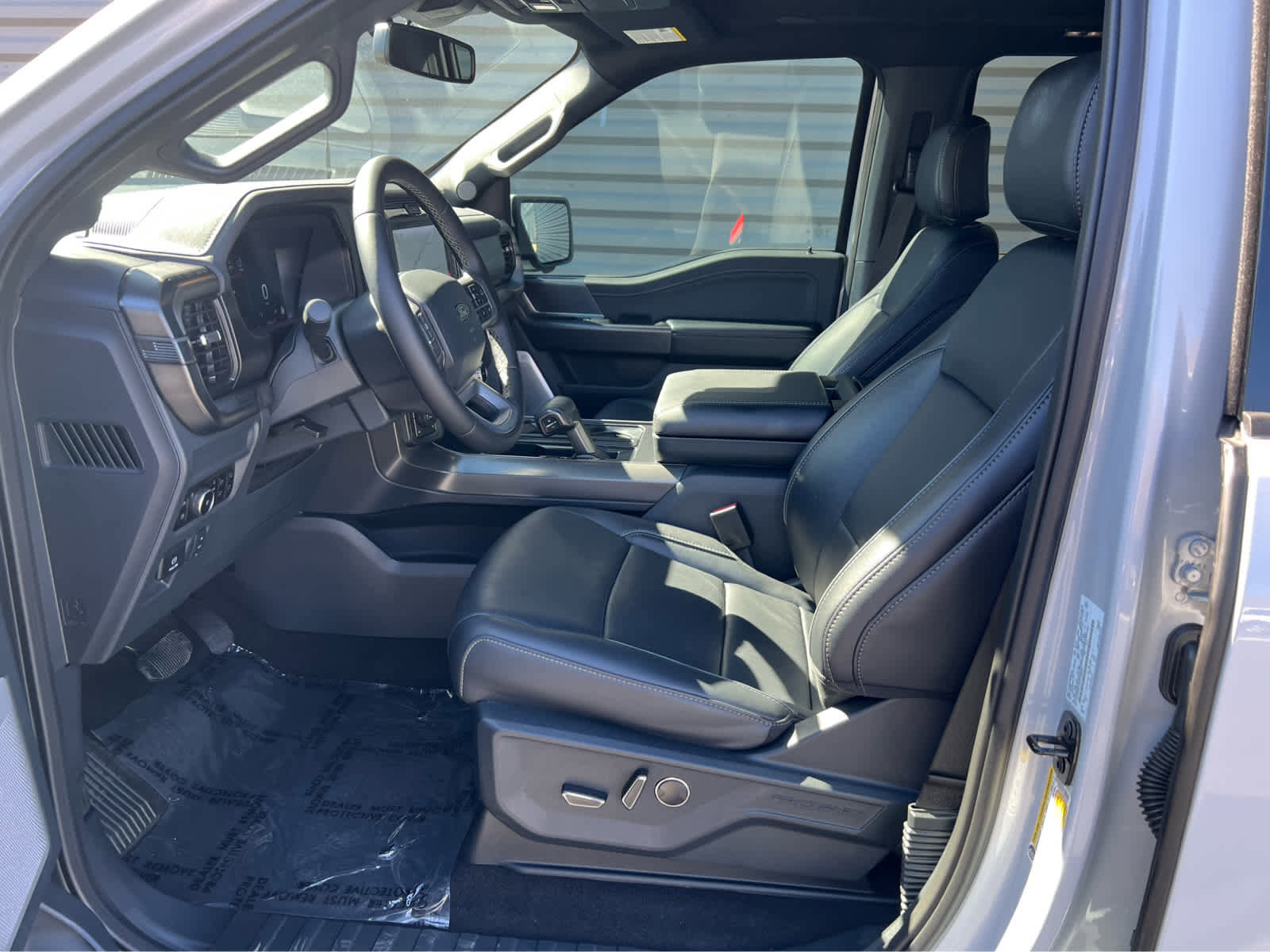 Certified 2025 Ford F150 Lariat w/ Equipment Group 502A High image 29