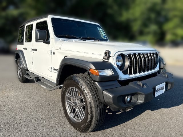 Used 2024 Jeep Wrangler Unlimited Sport AWD/4WD image 2
