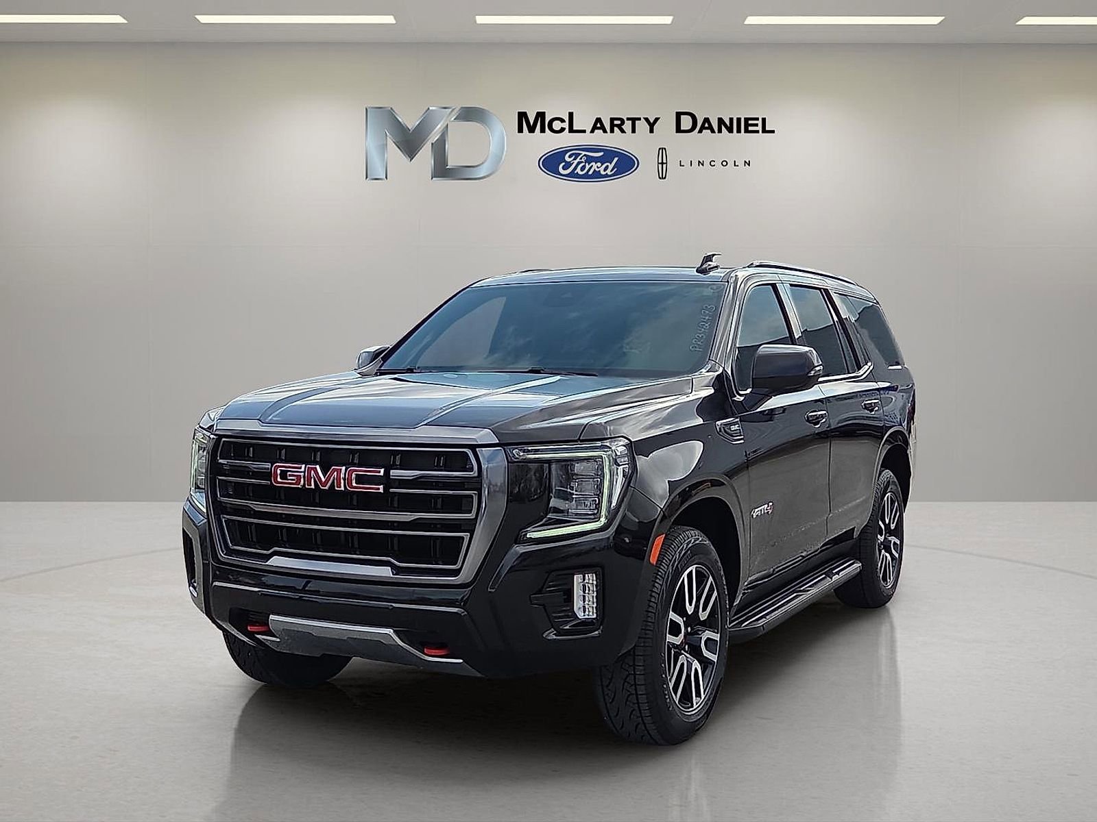 Used 2023 GMC Yukon AT4 image 2