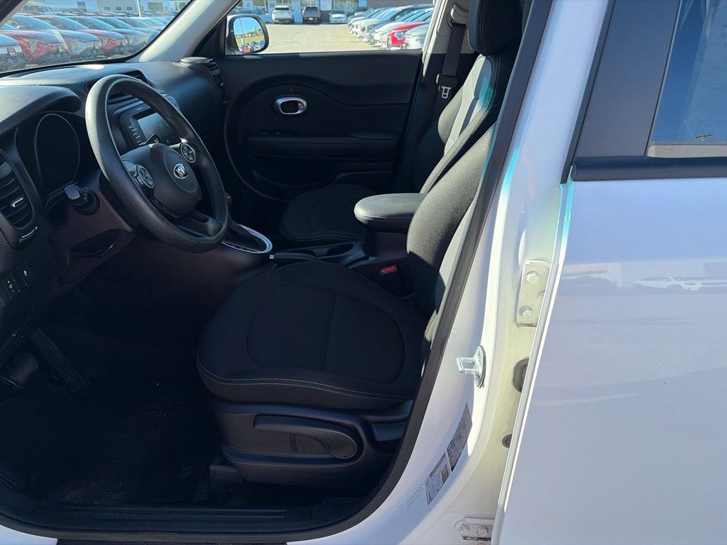 Used 2019 Kia Soul + FWD image 9