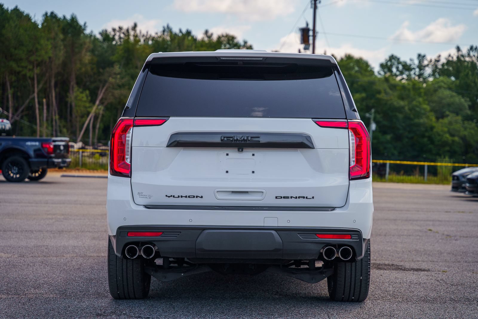 Used 2023 GMC Yukon XL Denali RWD image 11