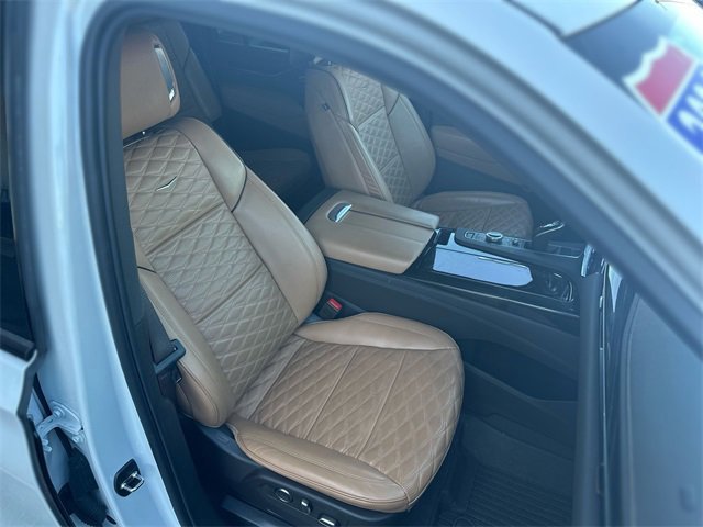 Used 2024 Cadillac Escalade ESV Sport w/ LPO, ONYX Package image 29