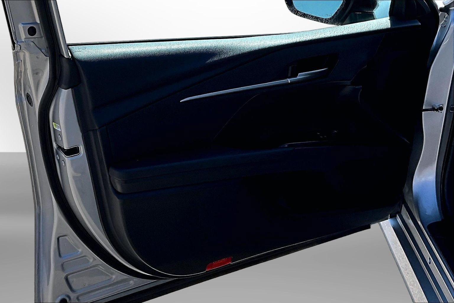 Used 2025 Toyota Camry LE FWD image 25