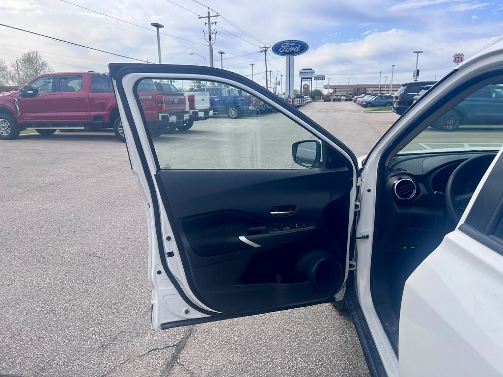 Used 2021 Nissan Kicks SV FWD image 10