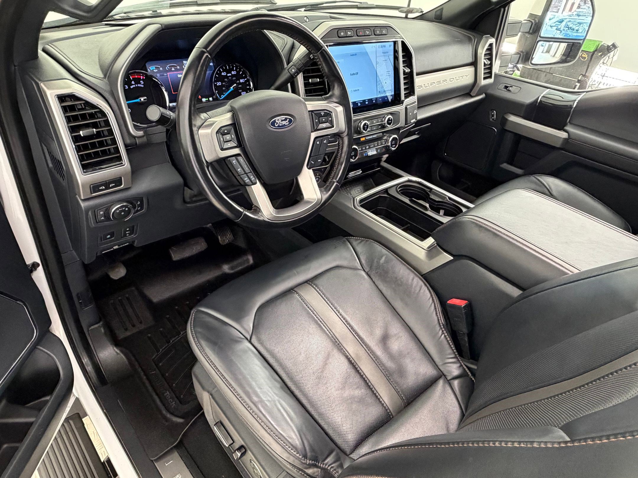 Certified 2022 Ford F450 Platinum w/ FX4 Off-Road Package image 11