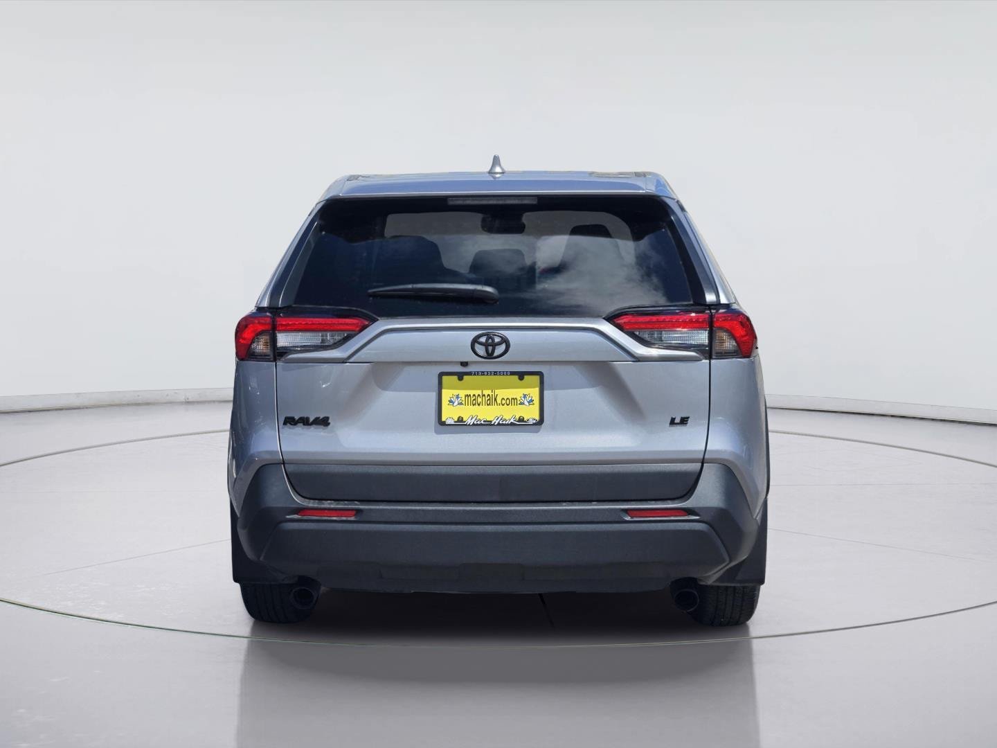 Used 2024 Toyota RAV4 LE FWD image 7