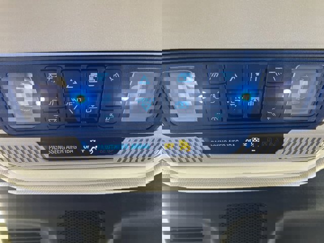 Certified 2025 Ford Expedition Max Active image 32