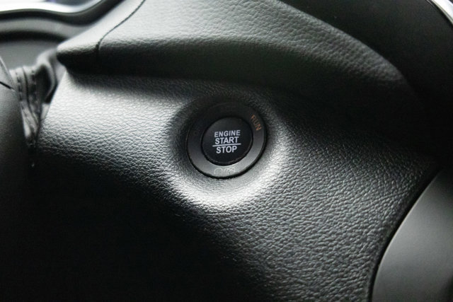 Used 2021 Jeep Cherokee Latitude Plus FWD image 32