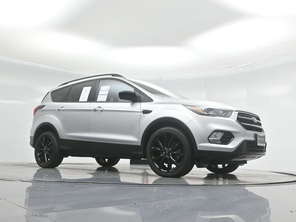 Certified 2019 Ford Escape SE image 2
