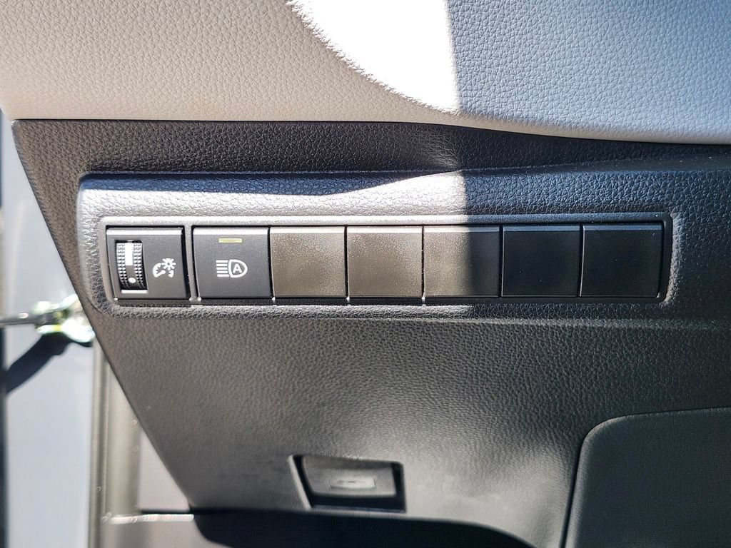 Used 2026 Toyota Corolla SE FWD image 23