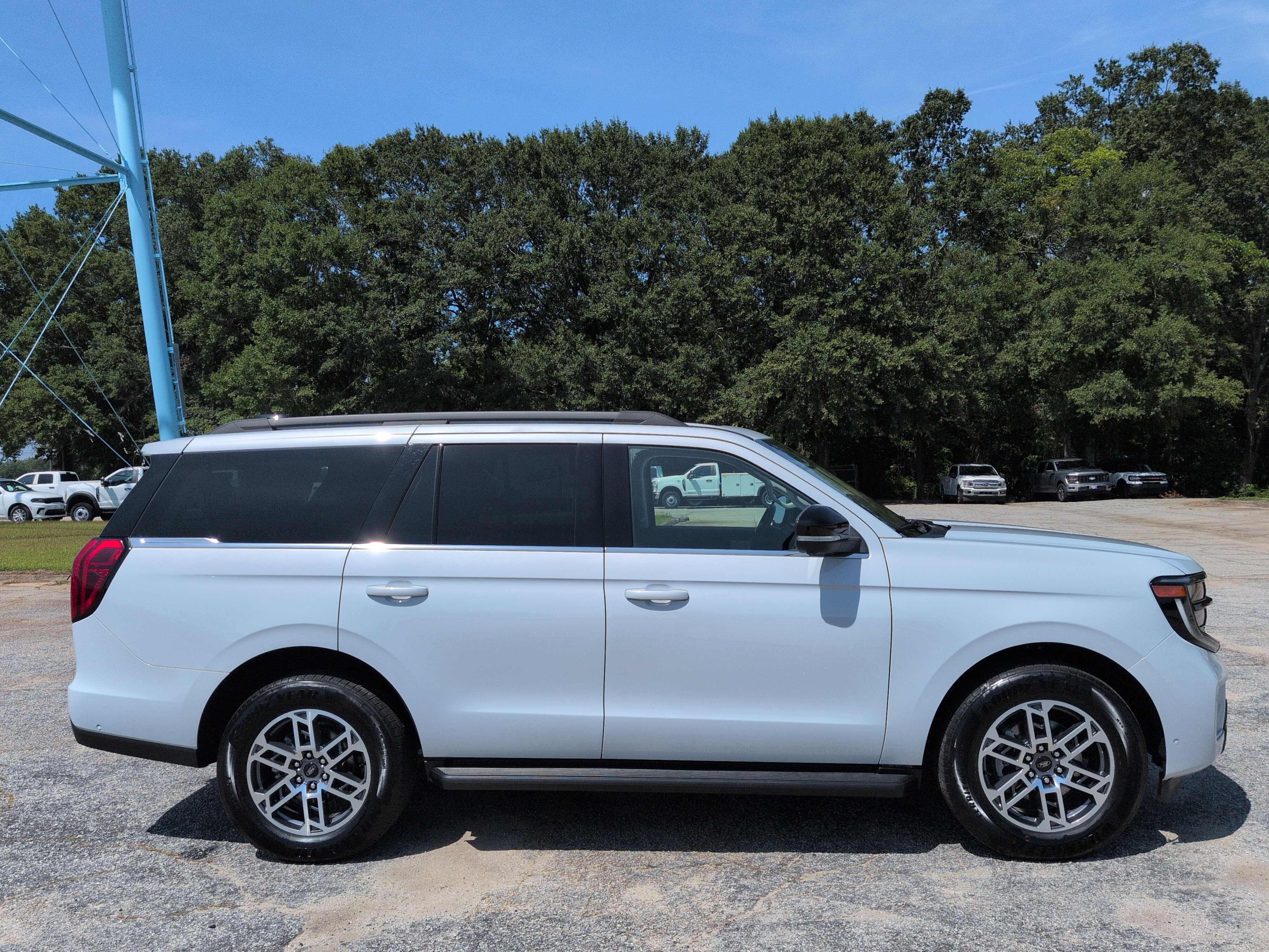 Certified 2025 Ford Expedition Active RWD image 2
