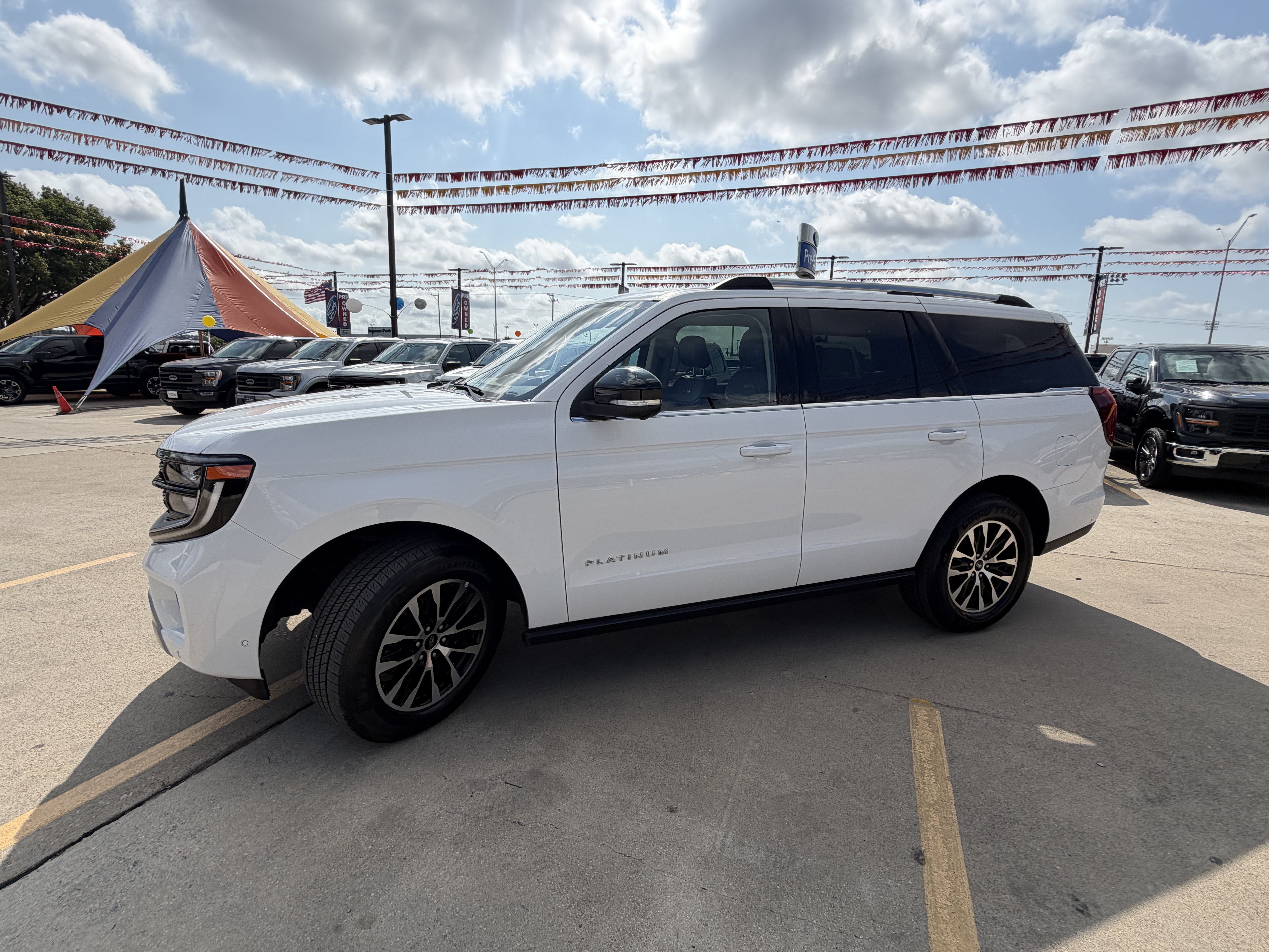 Certified 2025 Ford Expedition Platinum AWD/4WD image 10
