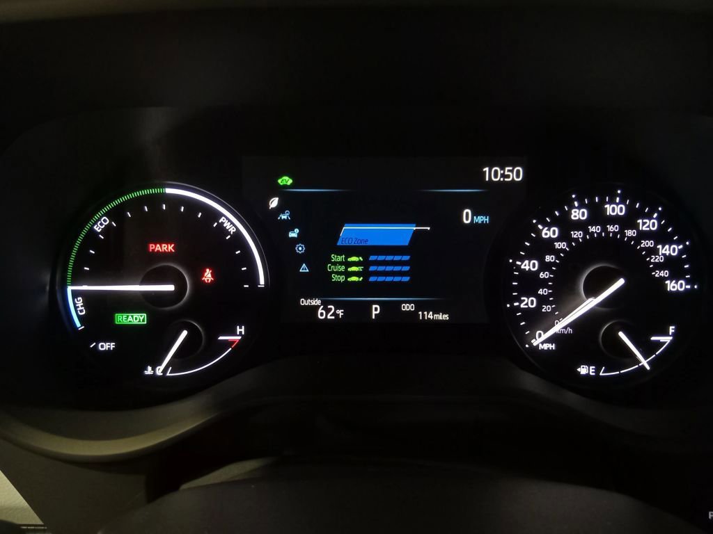 Used 2025 Toyota Sienna LE image 16