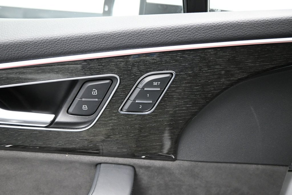 Used 2021 Audi Q7 3.0T Prestige w/ Prestige Package AWD/4WD image 12