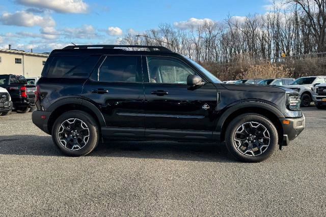 Certified 2025 Ford Bronco Sport Outer Banks w/ Outer Banks Tech Package+ AWD/4WD image 2