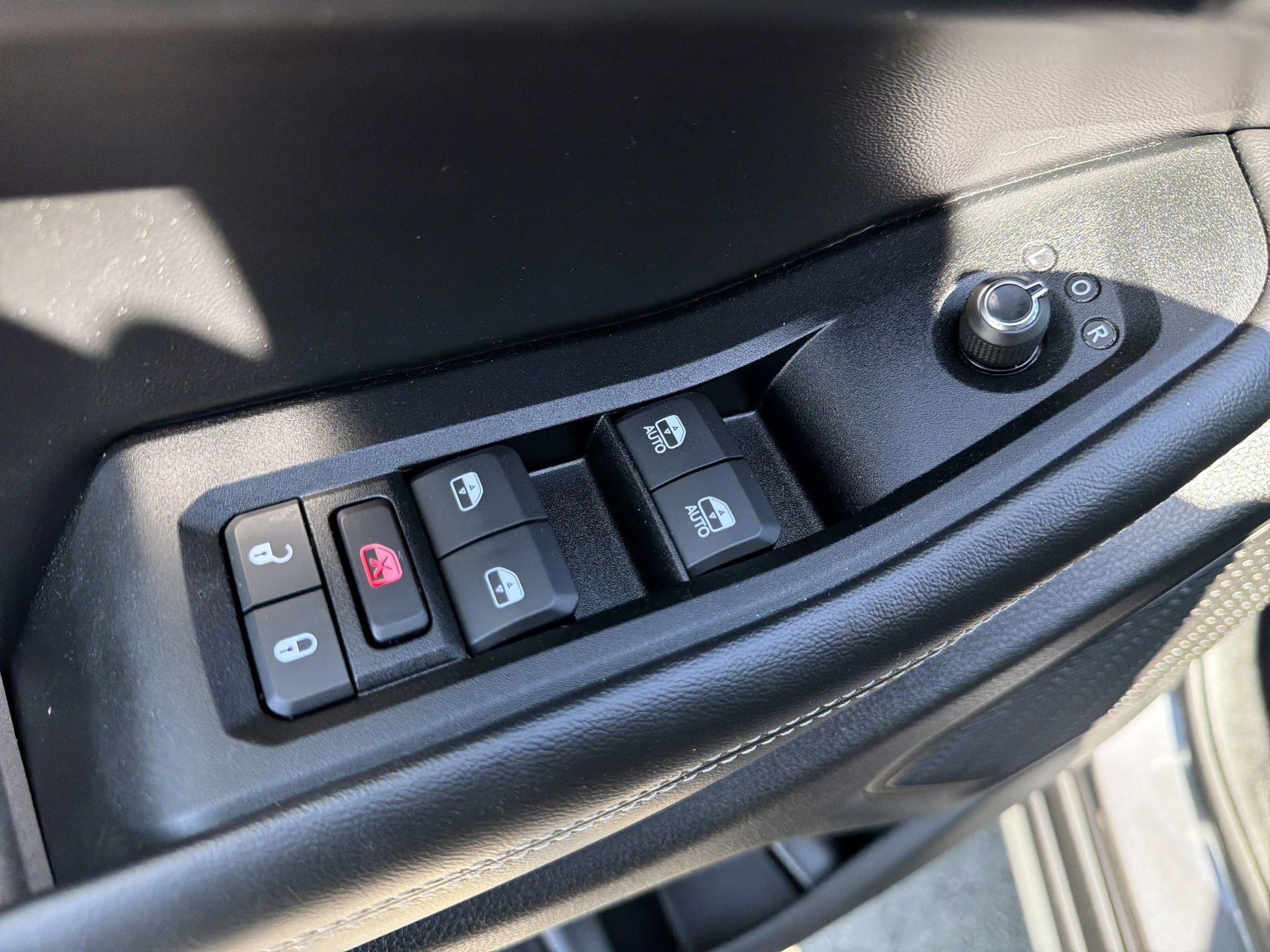 Used 2025 Jeep Grand Cherokee Altitude image 15