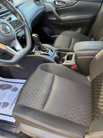 Used 2020 Nissan Rogue SV image 8