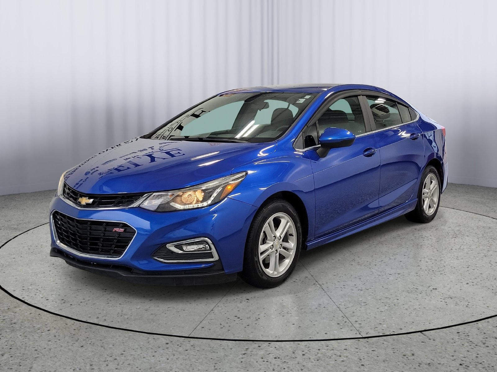 Used 2017 Chevrolet Cruze LT w/ Convenience Package FWD image 4