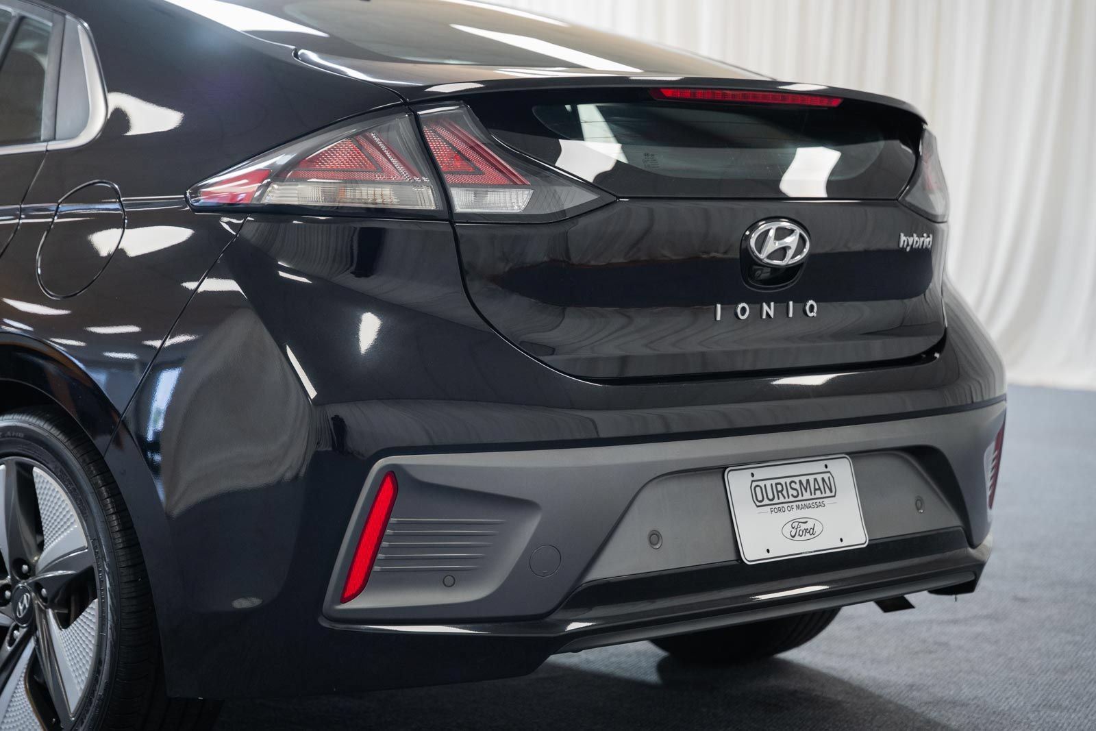 Used 2020 Hyundai Ioniq Limited FWD image 6