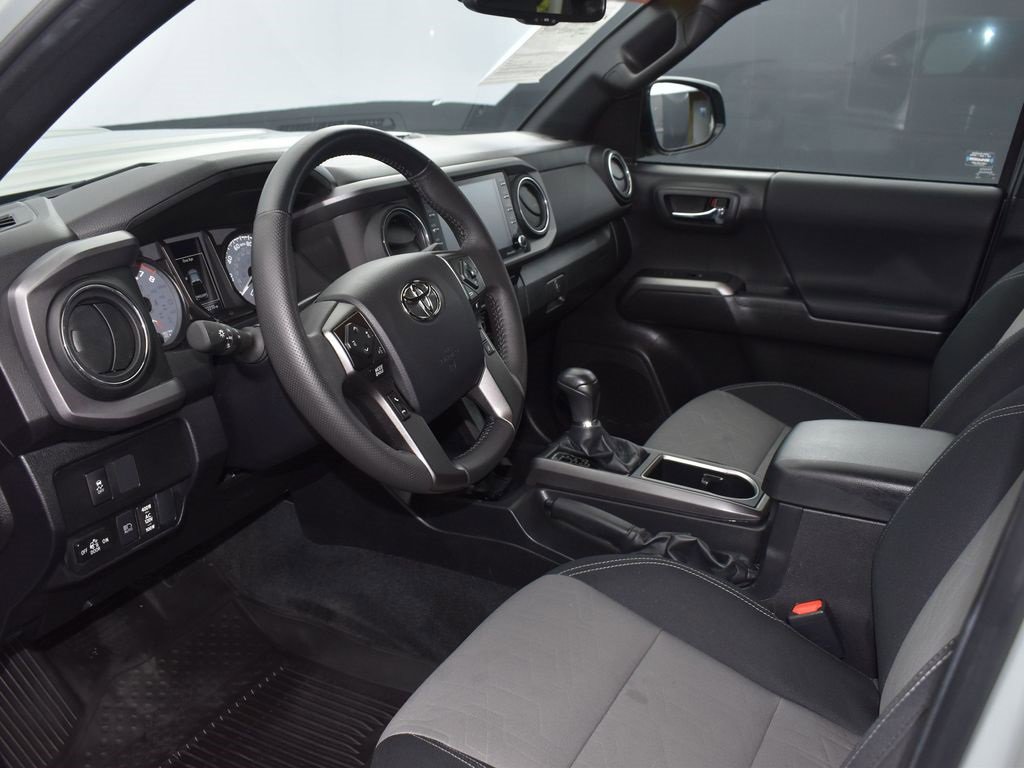 Used 2023 Toyota Tacoma TRD Sport w/ Technology Package image 8