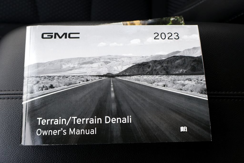 Used 2023 GMC Terrain SLE w/ Driver Convenience Package FWD image 39