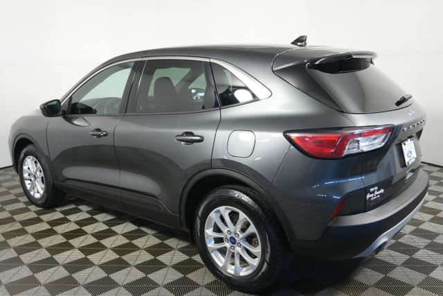 Certified 2020 Ford Escape SE image 2