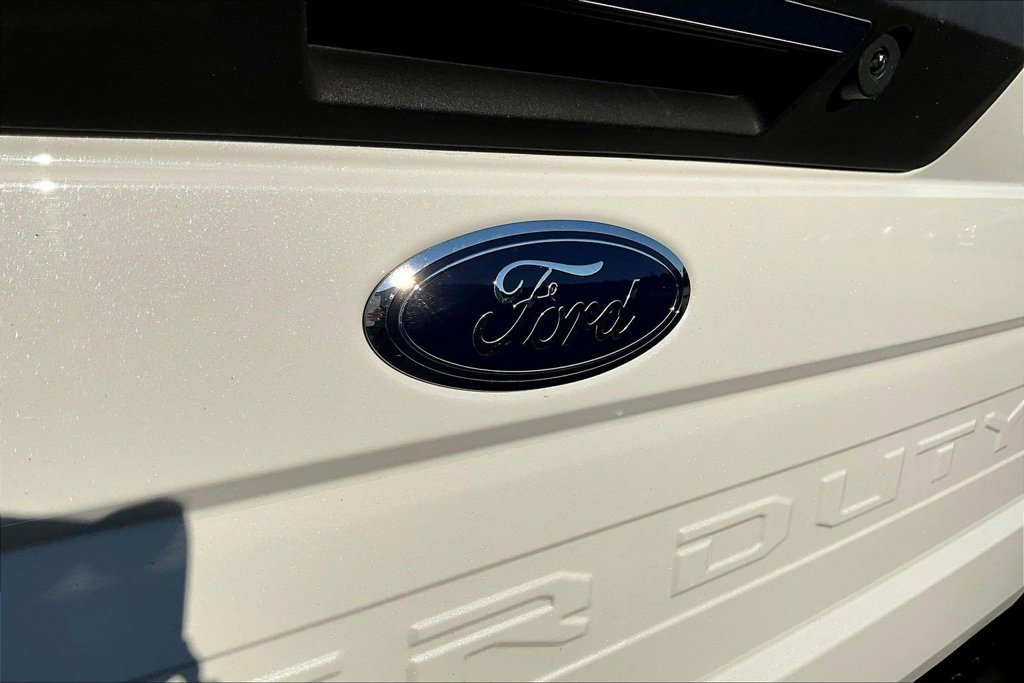 Certified 2022 Ford F250 Lariat w/ Tremor Off-Road Package AWD/4WD image 26