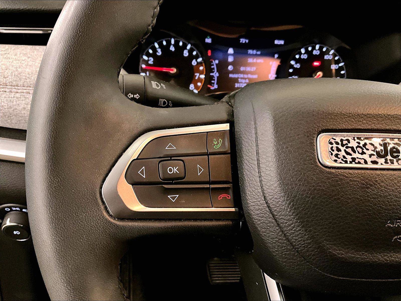 Used 2023 Jeep Compass Latitude AWD/4WD image 17