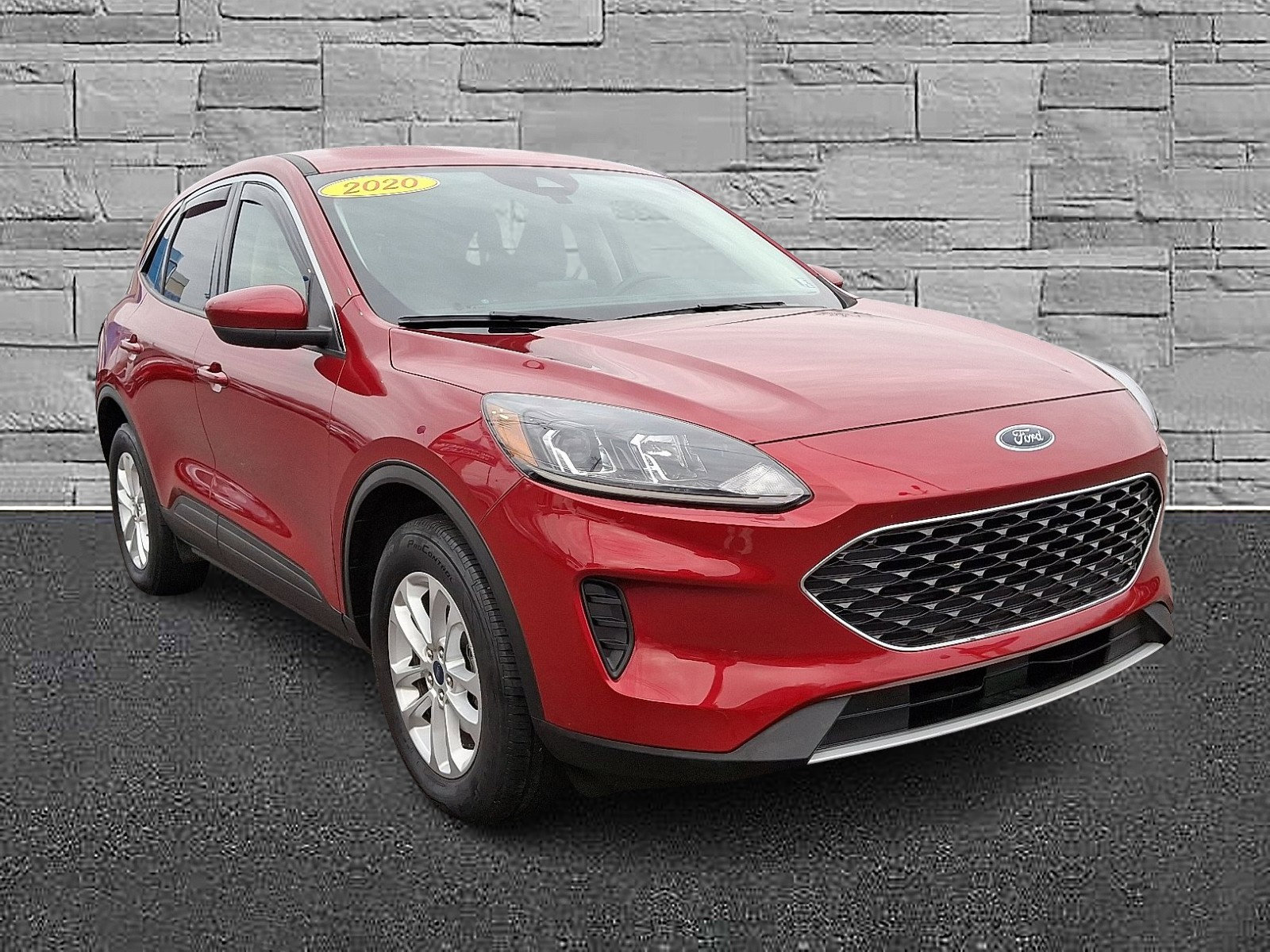 Certified 2020 Ford Escape SE image 2