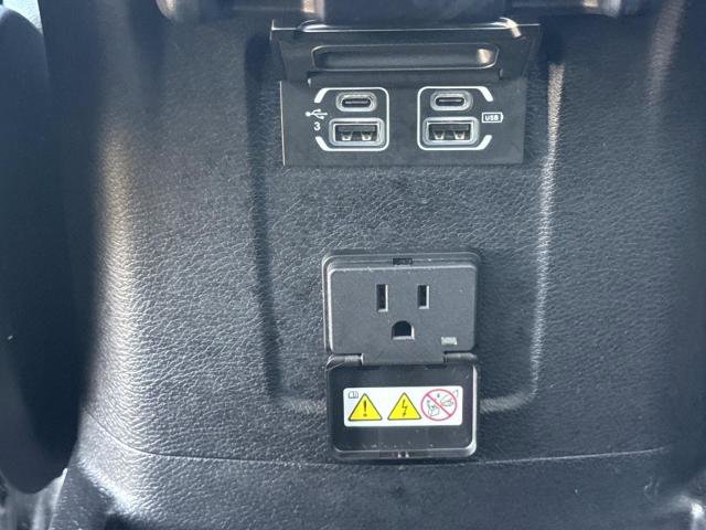 Used 2019 Jeep Wrangler Unlimited Sahara AWD/4WD image 19