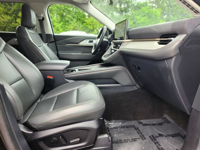 Certified 2025 Ford Explorer Active w/ Active Comfort Package AWD/4WD image 11
