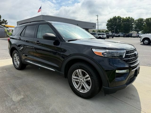 Certified 2021 Ford Explorer XLT w/ Equipment Group 202A AWD/4WD image 4