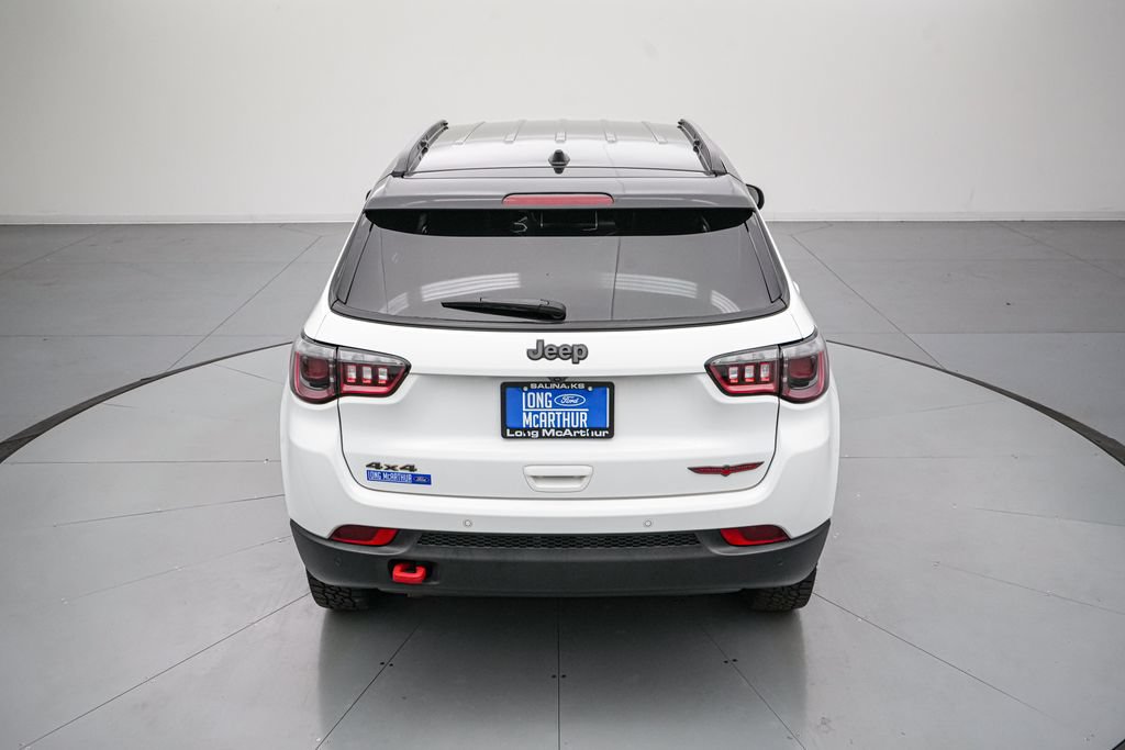 Used 2025 Jeep Compass Trailhawk AWD/4WD image 5