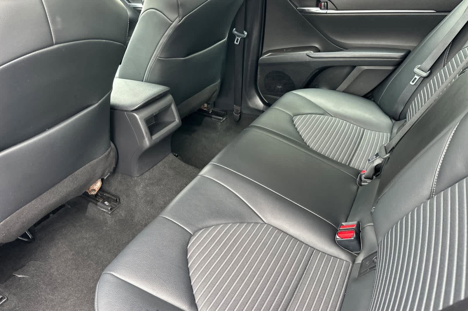 Used 2023 Toyota Camry SE image 10