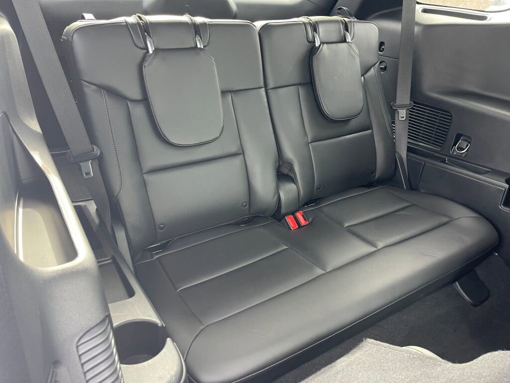 Certified 2022 Ford Explorer XLT w/ Equipment Group 202A image 25