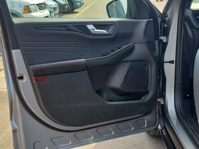 Certified 2024 Ford Escape ST-Line w/ Tech Pack #1 AWD/4WD image 9