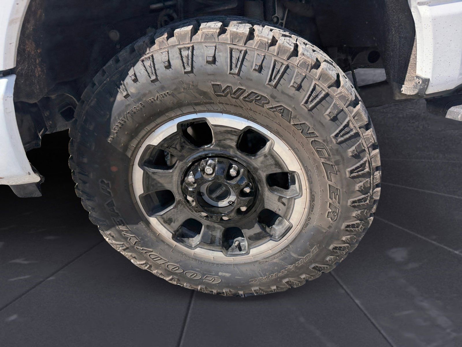 Certified 2024 Ford F250 Platinum w/ Tremor Off-Road Package AWD/4WD image 14