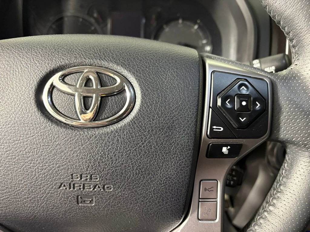 Used 2020 Toyota 4Runner Venture AWD/4WD image 21