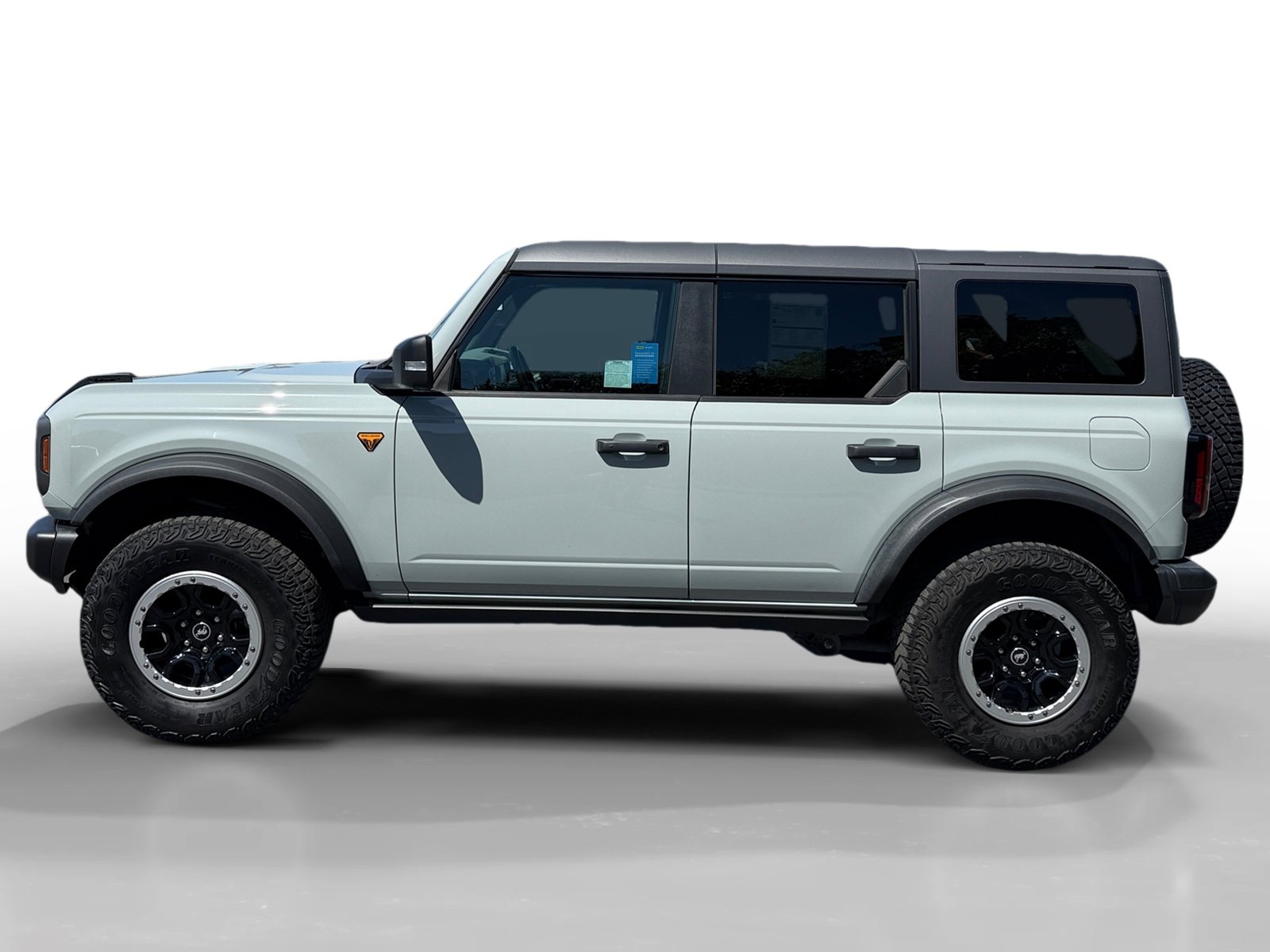 Certified 2022 Ford Bronco Badlands AWD/4WD image 2