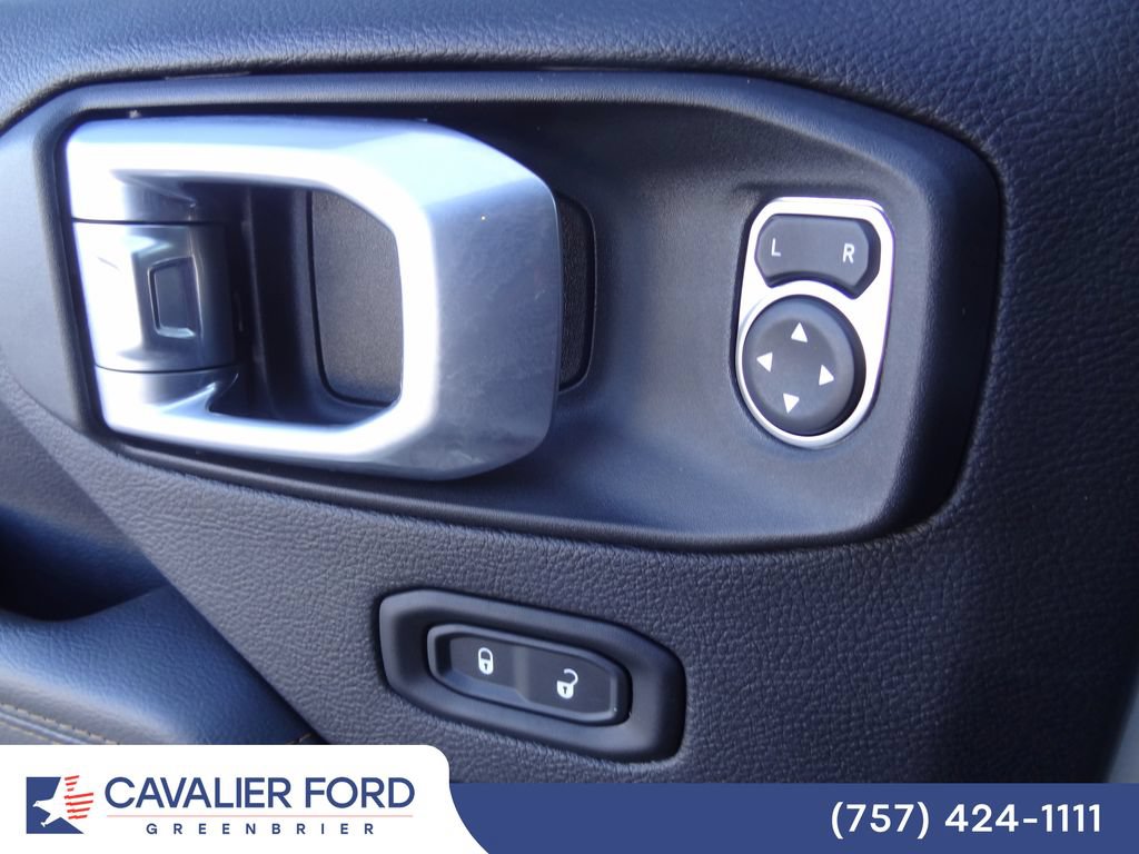 Used 2022 Jeep Gladiator Overland AWD/4WD image 12