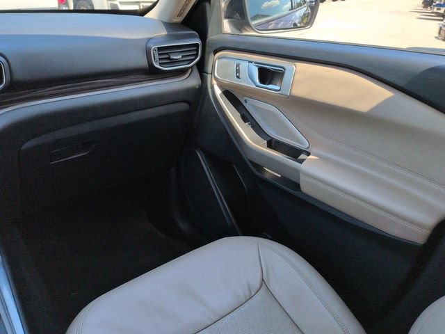 Certified 2023 Ford Explorer Limited w/ Limited Technology Package RWD image 16
